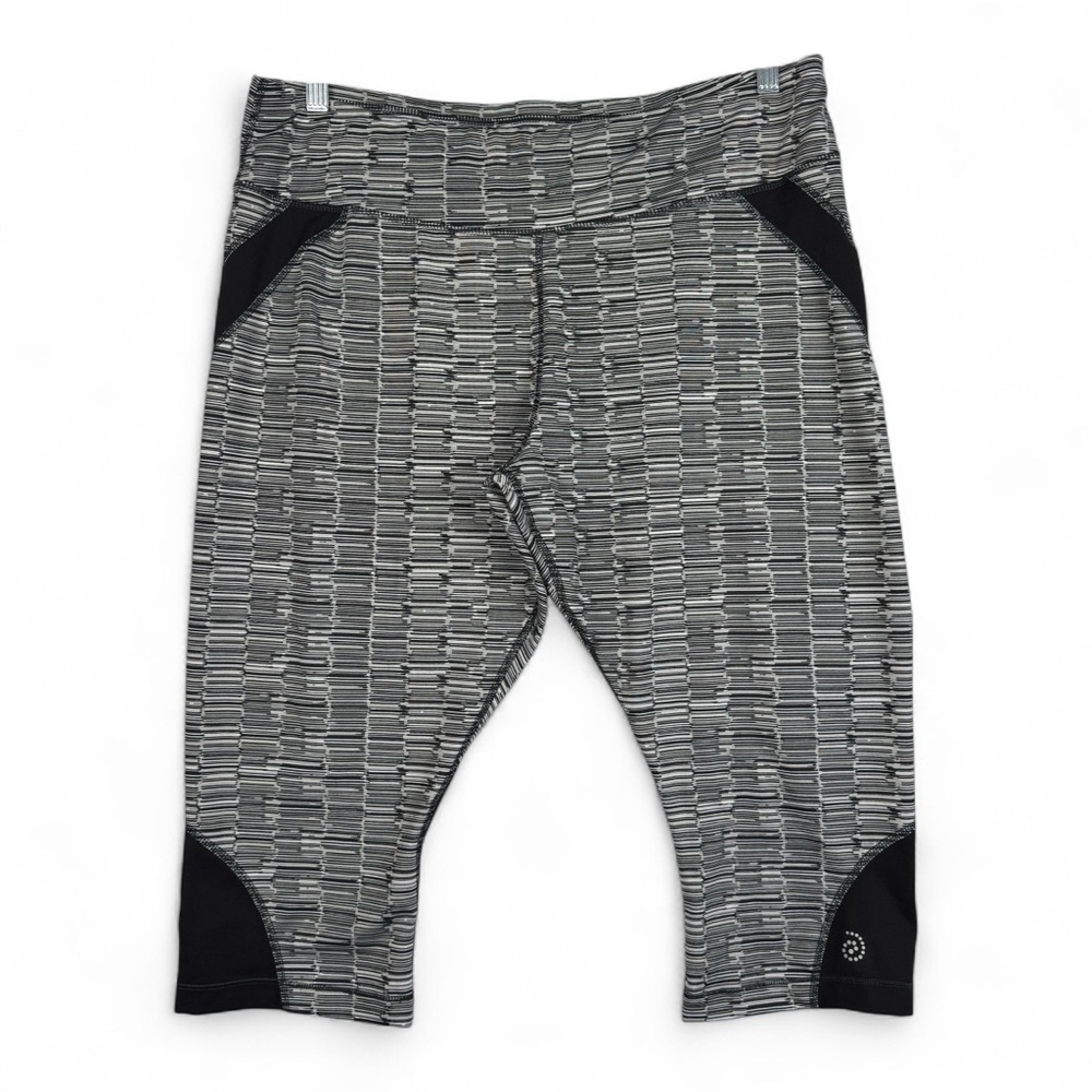 Be inspired Women's Performance Capri Leggings Stretch Size 1X Black White Gray